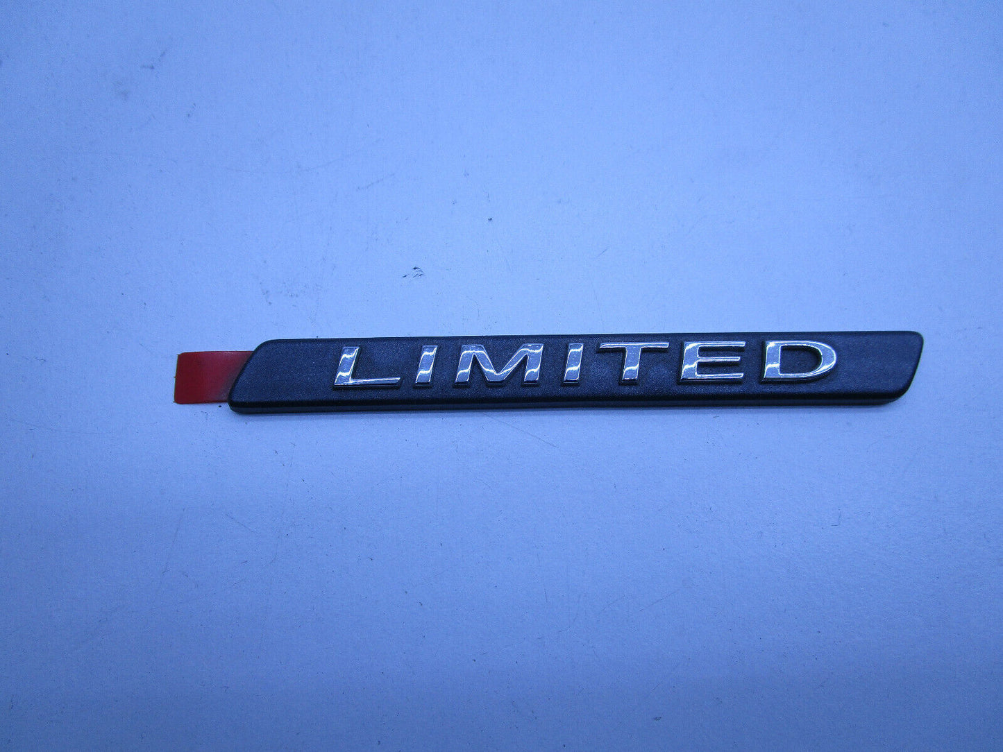 LIMITED EMBLEM BADGE FOR HOLDEN COMMODORE GENUINE NEW