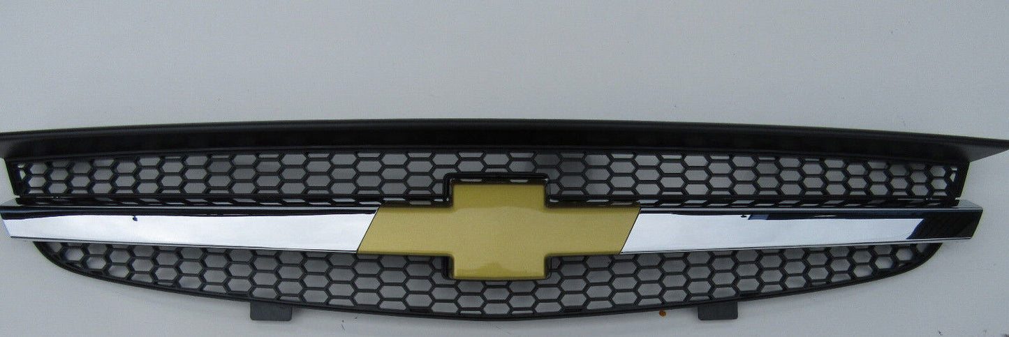 FRONT CHEVY GRILLE FOR HOLDEN COMMODORE VZ SV6 GENUINE NEW