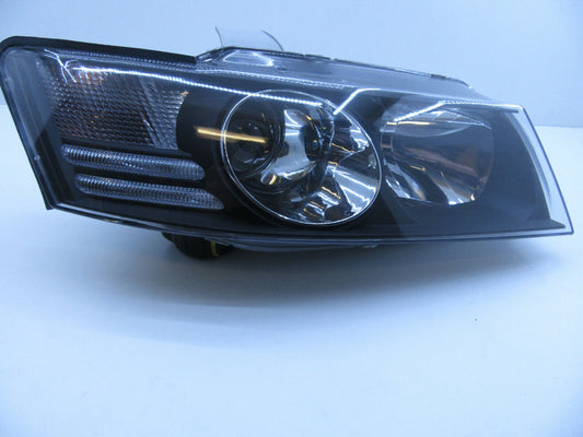 VZ SS Calais Crewman HEADLIGHTS HEAD LAMPS VZ SS HOLDEN COMMODORE DRIVER SIDE