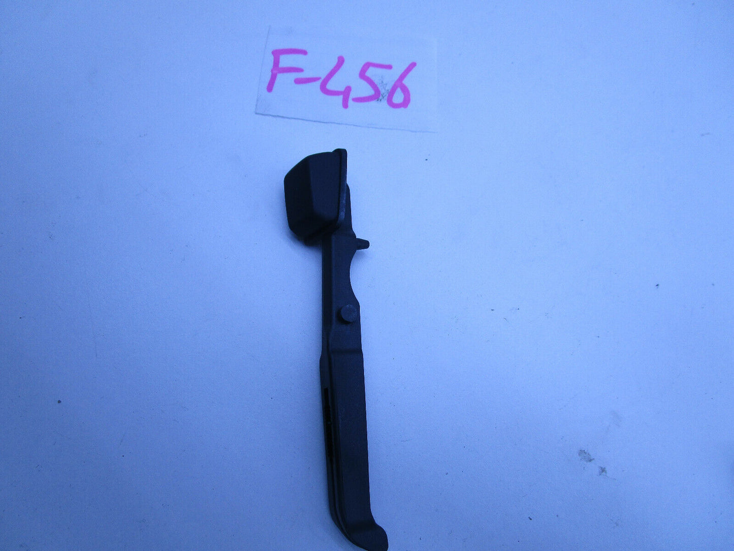 HOLDEN COMMODORE VE WM ALL MODELS HANDBRAKE LEVER PUSH Button GENUINE NEW