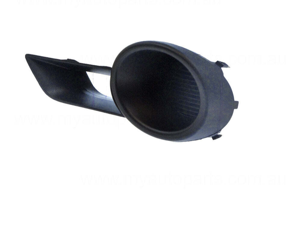 NEW  PASSENGER FOG LIGHT COVER BEZEL FOR TOYOTA KLUGER 5/2007-7/2010