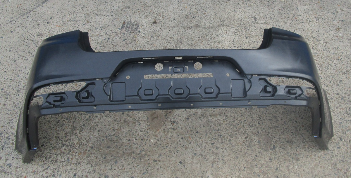 NEW REAR BAR COVER FOR HOLDEN VF SS SV6 SSV SEDAN 2013-2017 REAR BUMPER