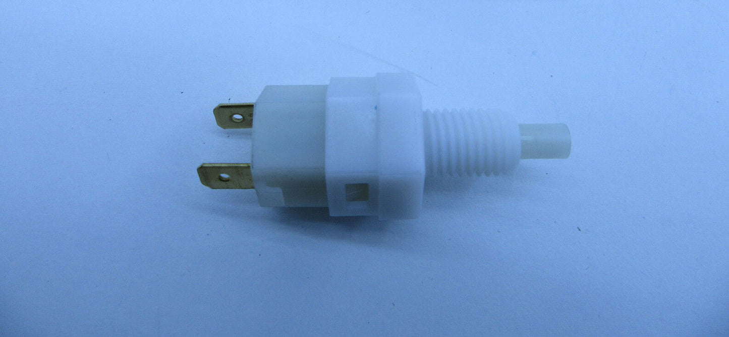 Brake LIGHT Switch GENUINE SEDAN WAGON UTE V6&V8 VP VR VS VT VX VU VZ WH WK WL