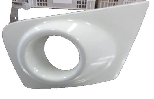 GENUINE FRONT LEFT FOG LIGHT COVER WHITE COLOUR FOR MITSUBISHI TRITON 8/09-3/15