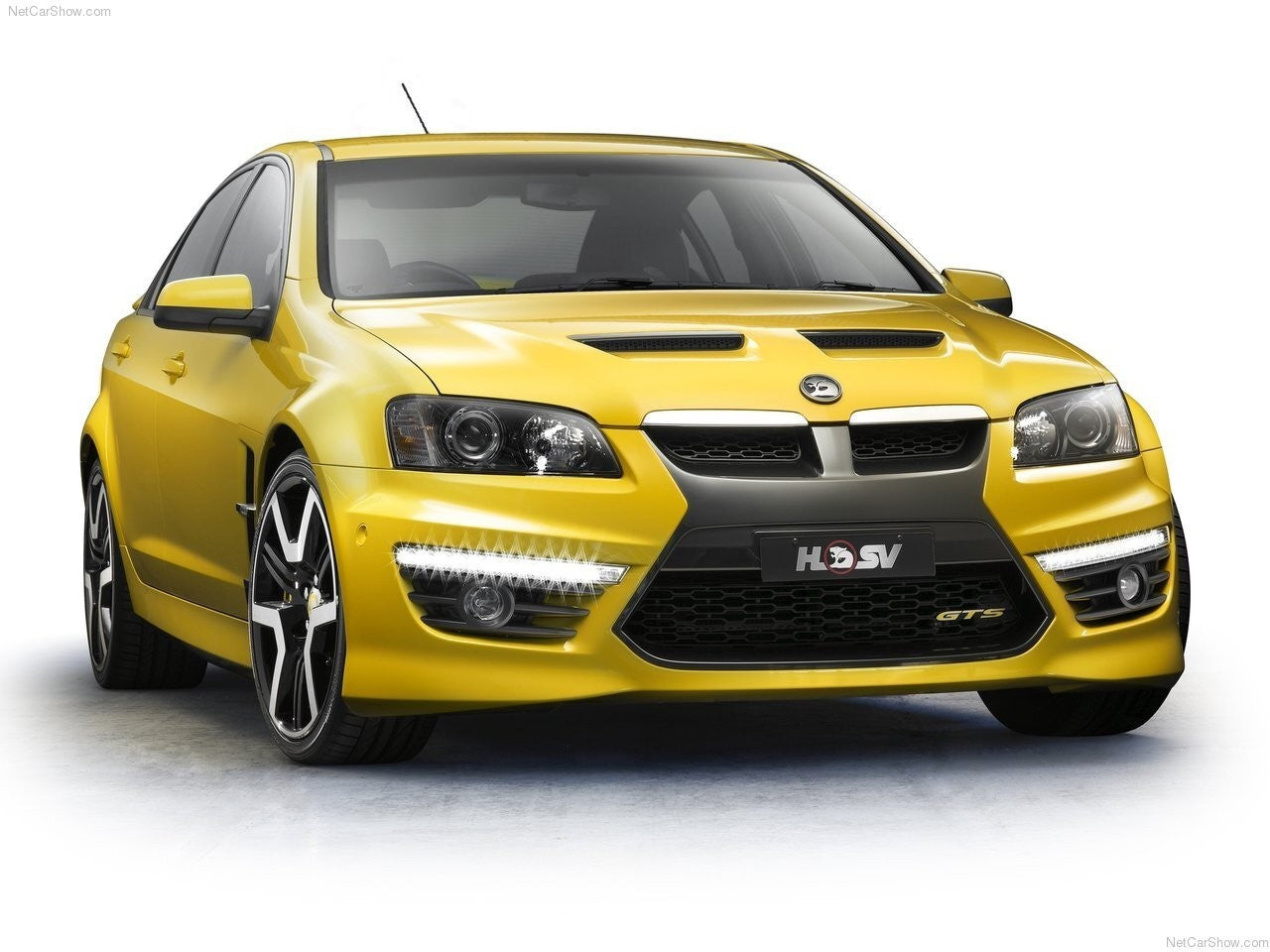 GENUINE RIGHT SIDE FOG LIGHT COVER FOR HOLDEN HSV VE GTS E2 E3 FOGLIGHT BEZEL