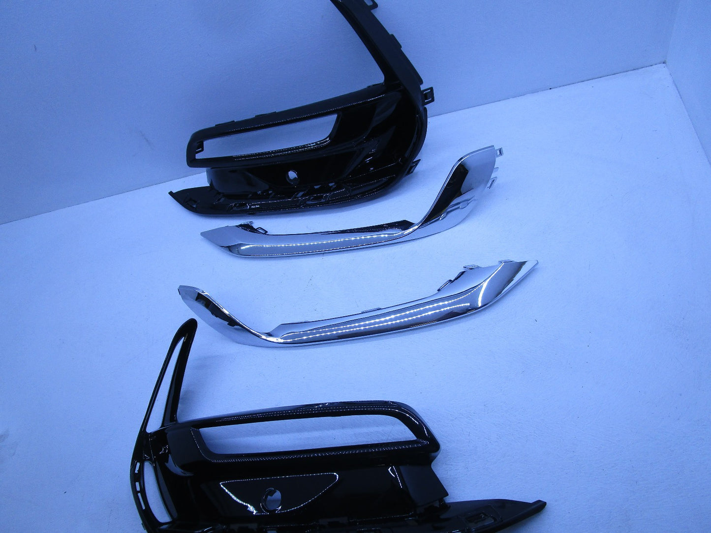 X4 HOLDEN COMMODORE VF SS SSV SV6 SERIES-2 Daytime Running Light COVER KIT