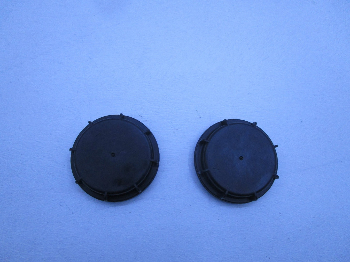 PAIR GENUINE HEADLIGHT CAP DUST COVER FOR HOLDEN COMMODORE VE CALAIS CALAIS-V
