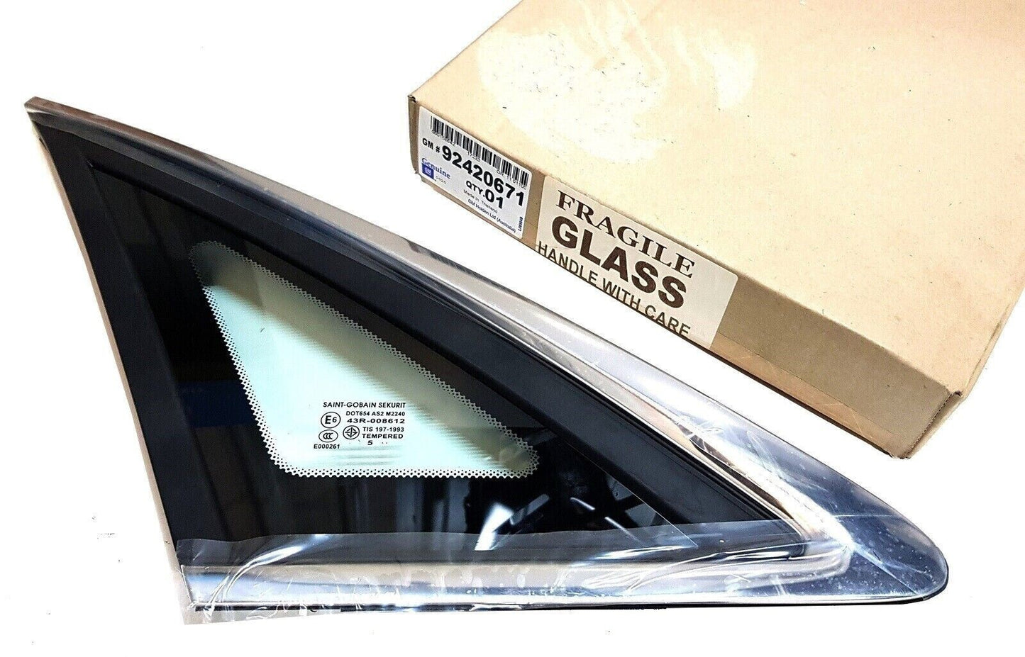 NEW GENUINE LEFT CORNER GLASS WITH CHROME FOR HOLDEN WM WN Caprice Statesman HSV