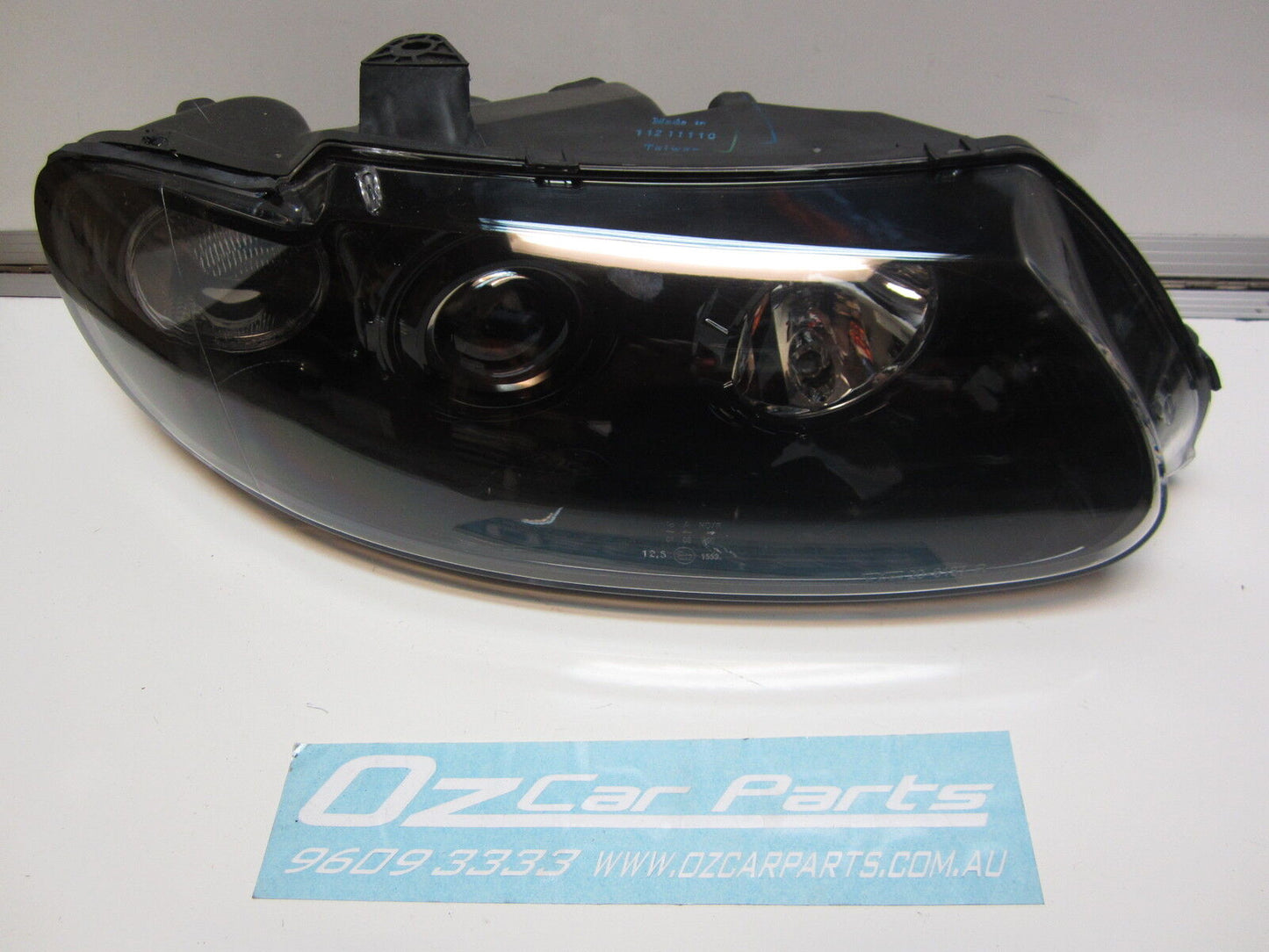 Holden COMMODORE VT Monaro Commodore Black Altezza Headlight NEW DRIVER SIDE