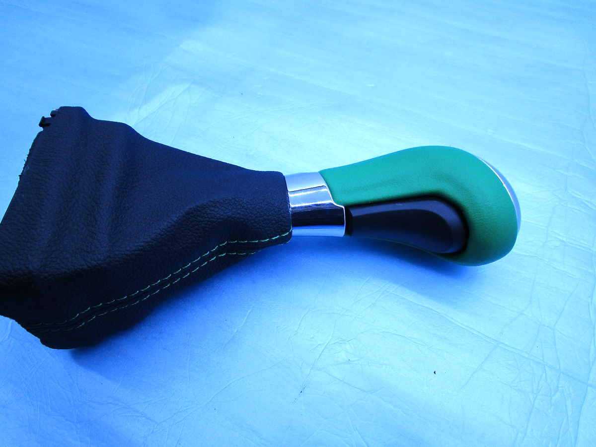 NEW GREEN AUTO GEAR KNOB SHIFTER COMPLETE FOR HOLDEN COMMODORE VF WN V6 & V8