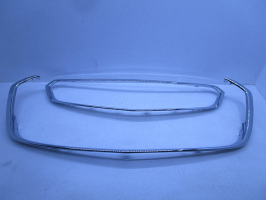 HOLDEN COMMODORE VF SS SSV SV6 SERIES-2 FRONT GRILLE COVER SURROUND CHROME  X2