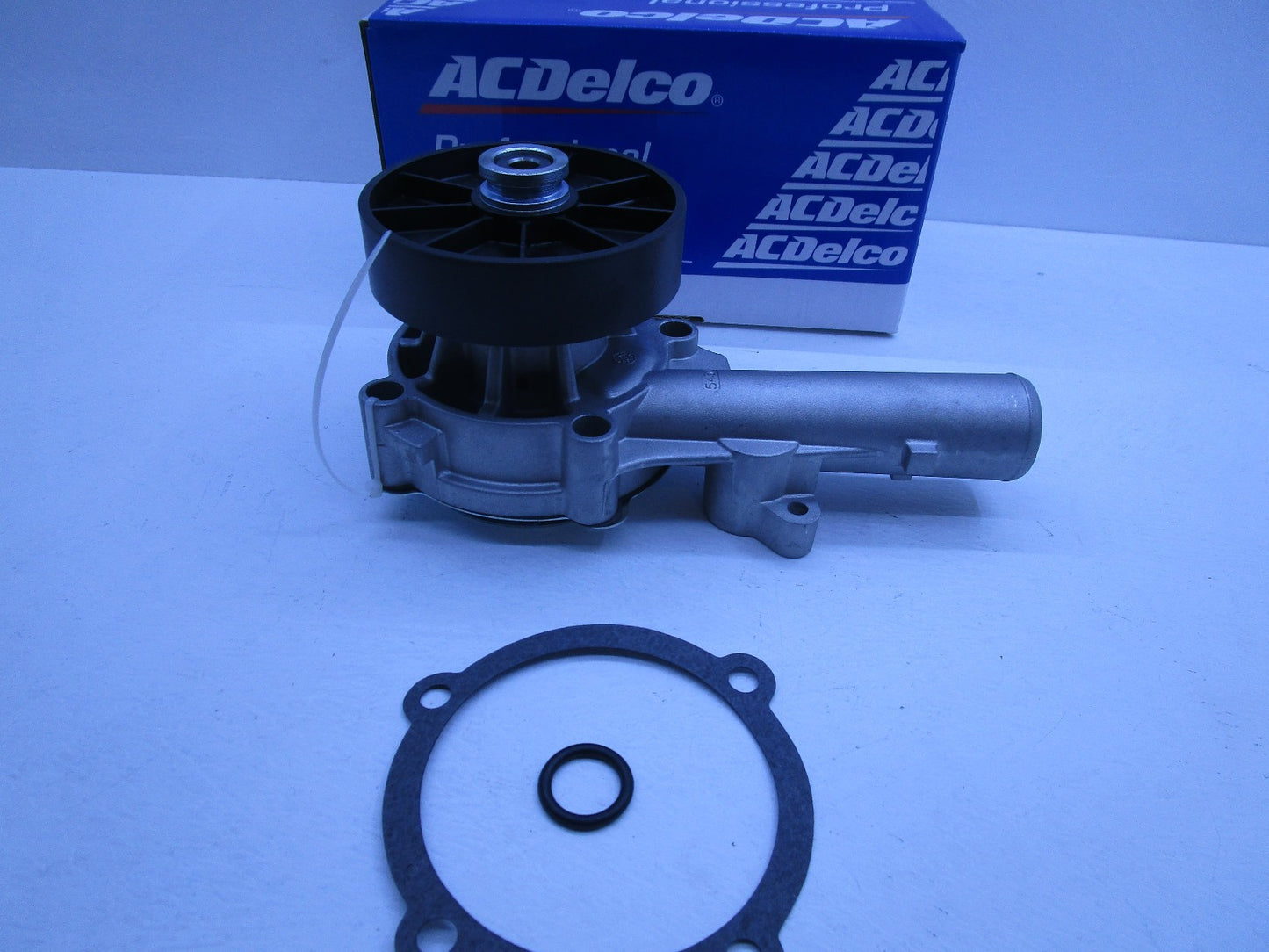 GENUINE WATER PUMP FOR FORD FALCON BA BF FG XT 4.0L BARRA