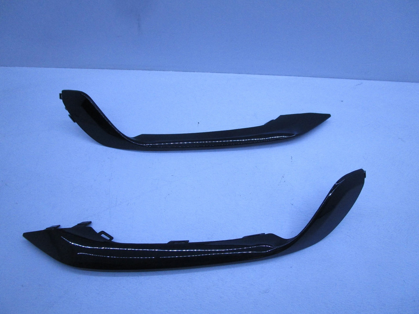 PAIR Daytime Running Light TRIM FOR HOLDEN COMMODORE VF SS SSV SV6 SERIES-2