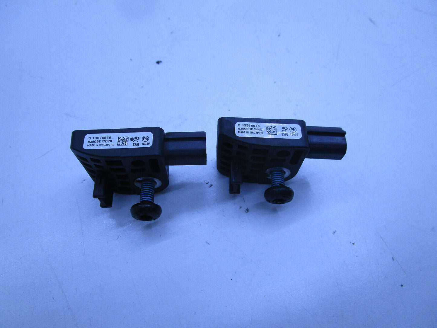 GENUINE FRONT SENSOR FOR HOLDEN COMMODORE VF SERIES 1 SS SSV SV8 EVOKE CALAIS