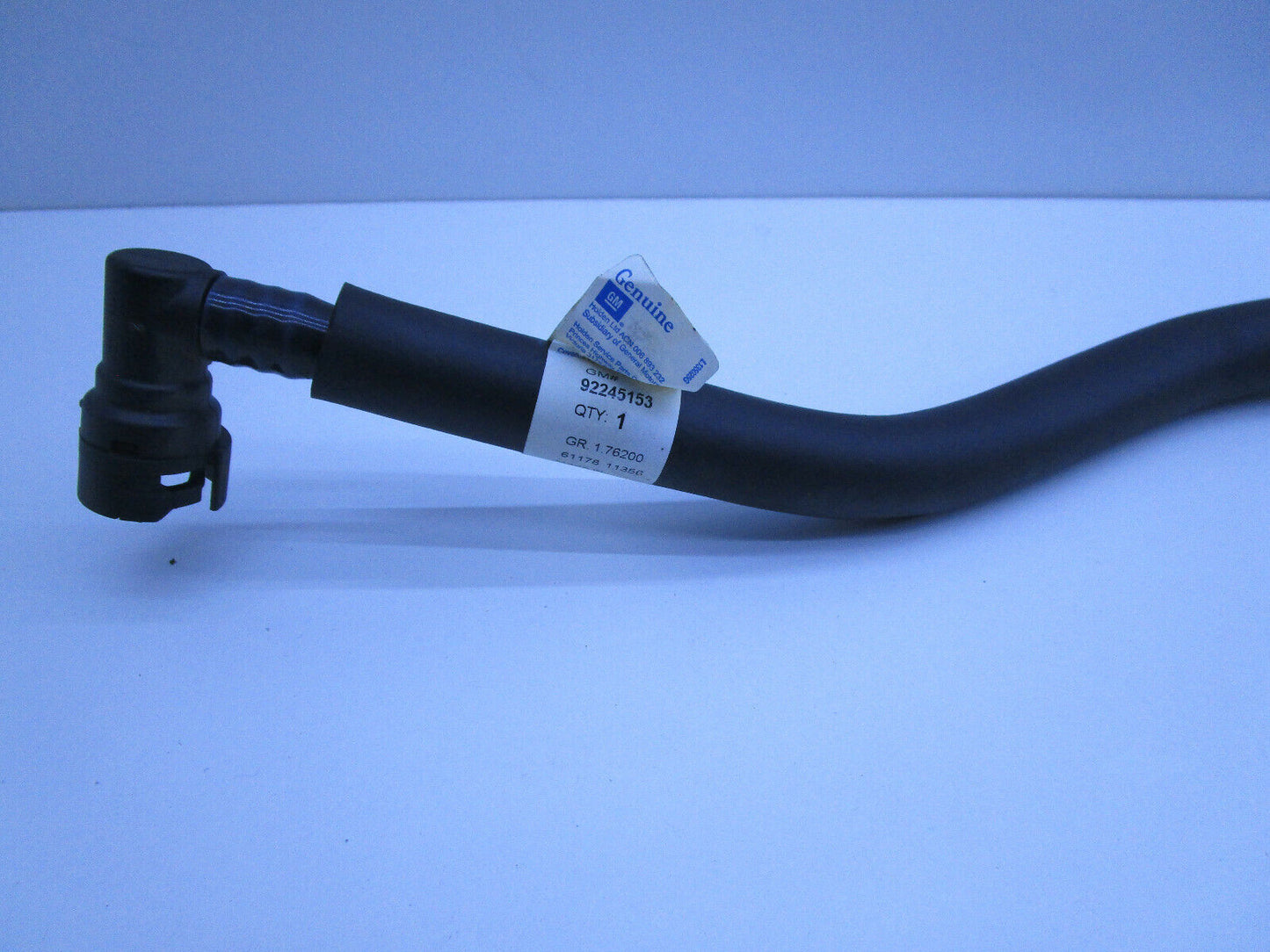 PCV HOSE AIR PIPE TO SUITE HOLDEN COMMODORE VF V6 EVOKE NEW