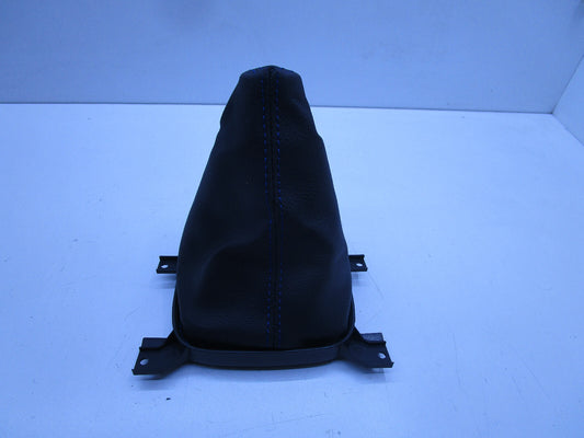 LEATHER MANUAL GEAR BOOT FITS HOLDEN VE SS HSV GTS CLUBSPORT NEW WITH FRAME
