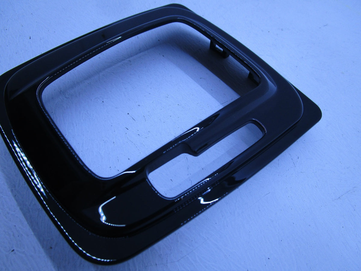 NEW GLOSS BLACK CENTER COVER Automatic FOR HOLDEN COMMODORE VF V6 V8 ALL MODEL
