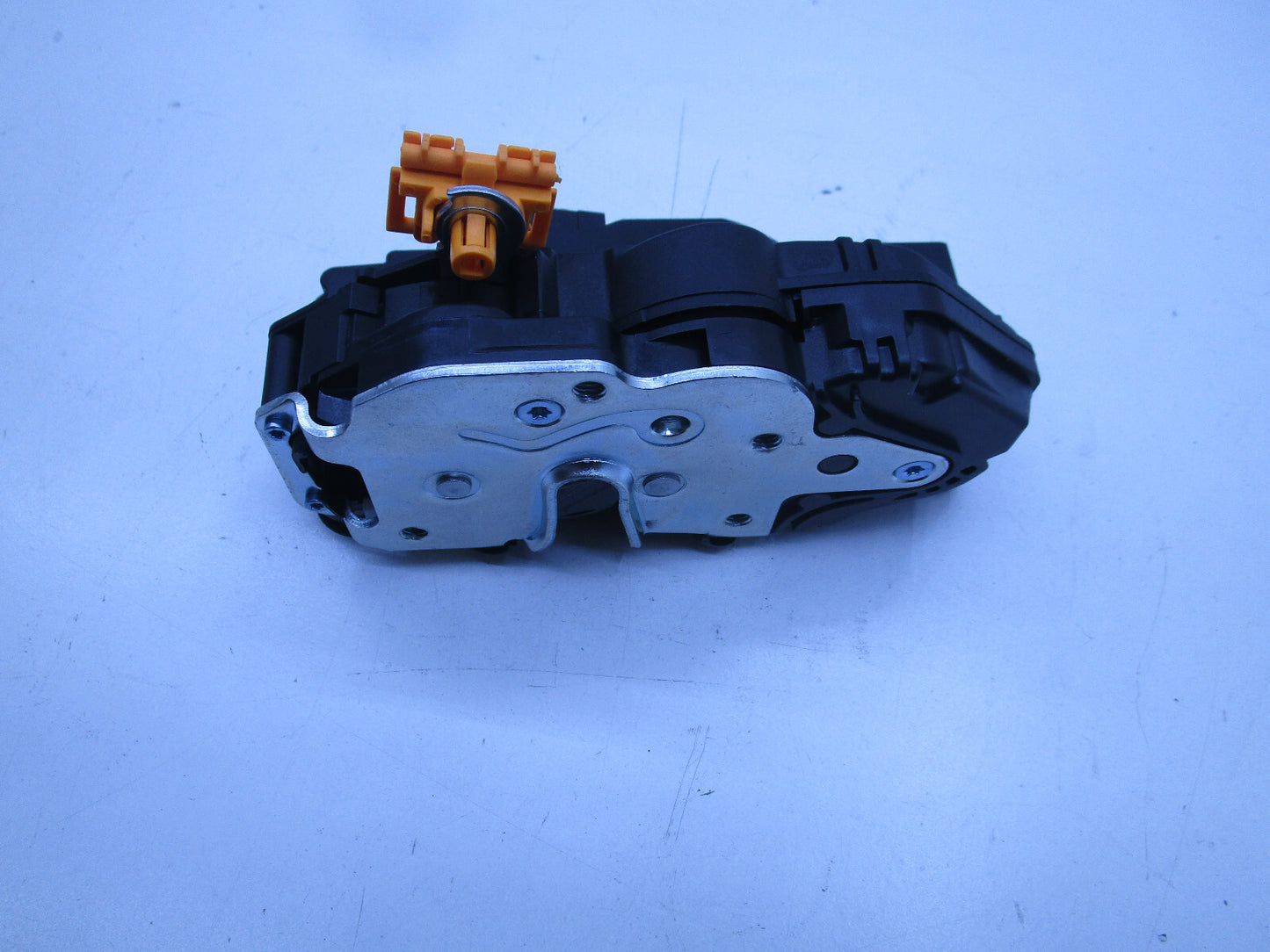NEW PASSENGER LEFT REAR DOOR LOCK FOR HOLDEN COMMODORE VF CALAIS EVOKE ALL MODEL