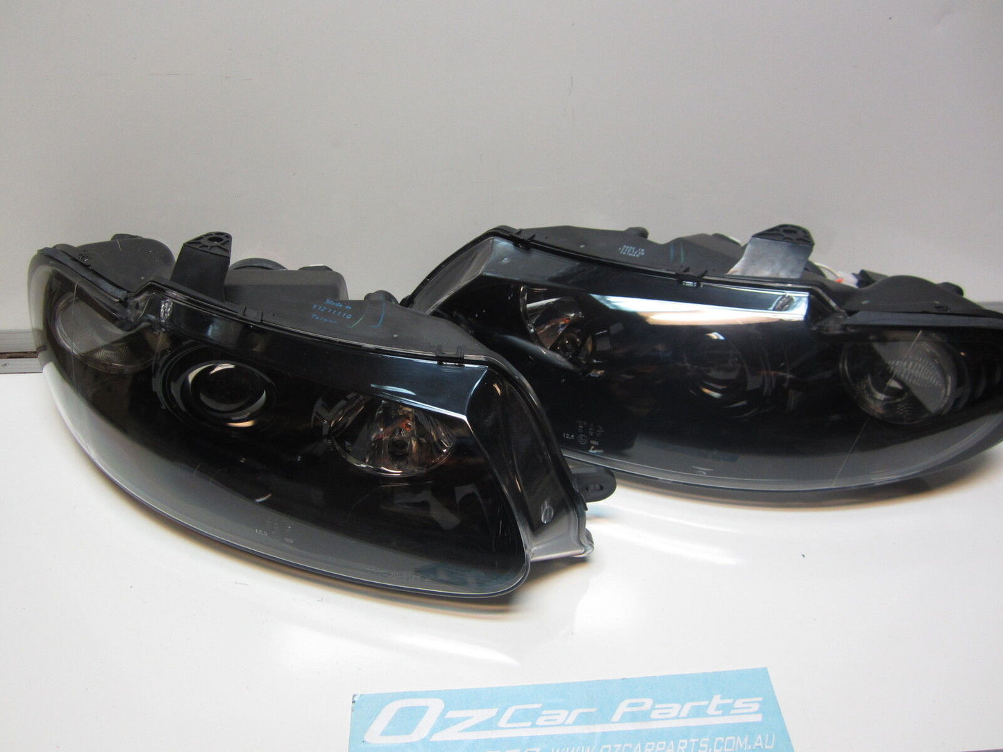 Black Altezza Headlight VT EXECUTIVE ACCLAIM SS Commodore SEDAN WAGON UTE PAIR
