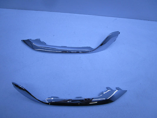 HOLDEN COMMODORE VF SS SSV SV6 SERIES-2 FOG LIGHT COVER SURROUND LEFT+RIGHT SIDE