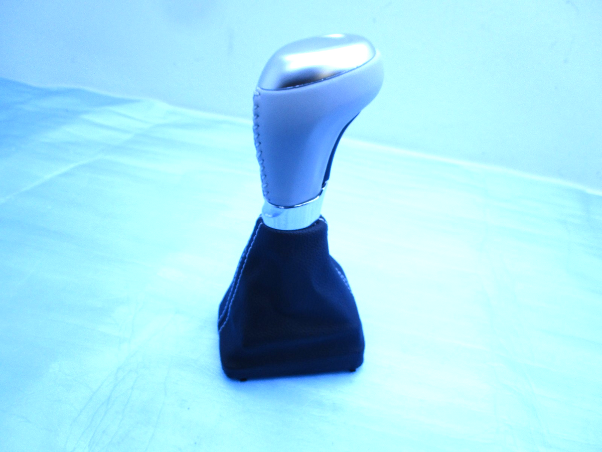 NEW SILVER AUTO GEAR KNOB SHIFTER COMPLETE FOR HOLDEN COMMODORE VF WN V6 & V8