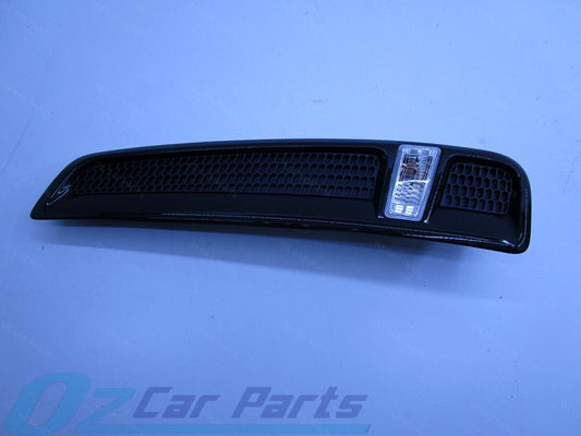 PASSENGER SIDE BLACK GUARD BLINKER FLUTE HOLDEN COMMODORE VF CALAIS GENUINE NEW