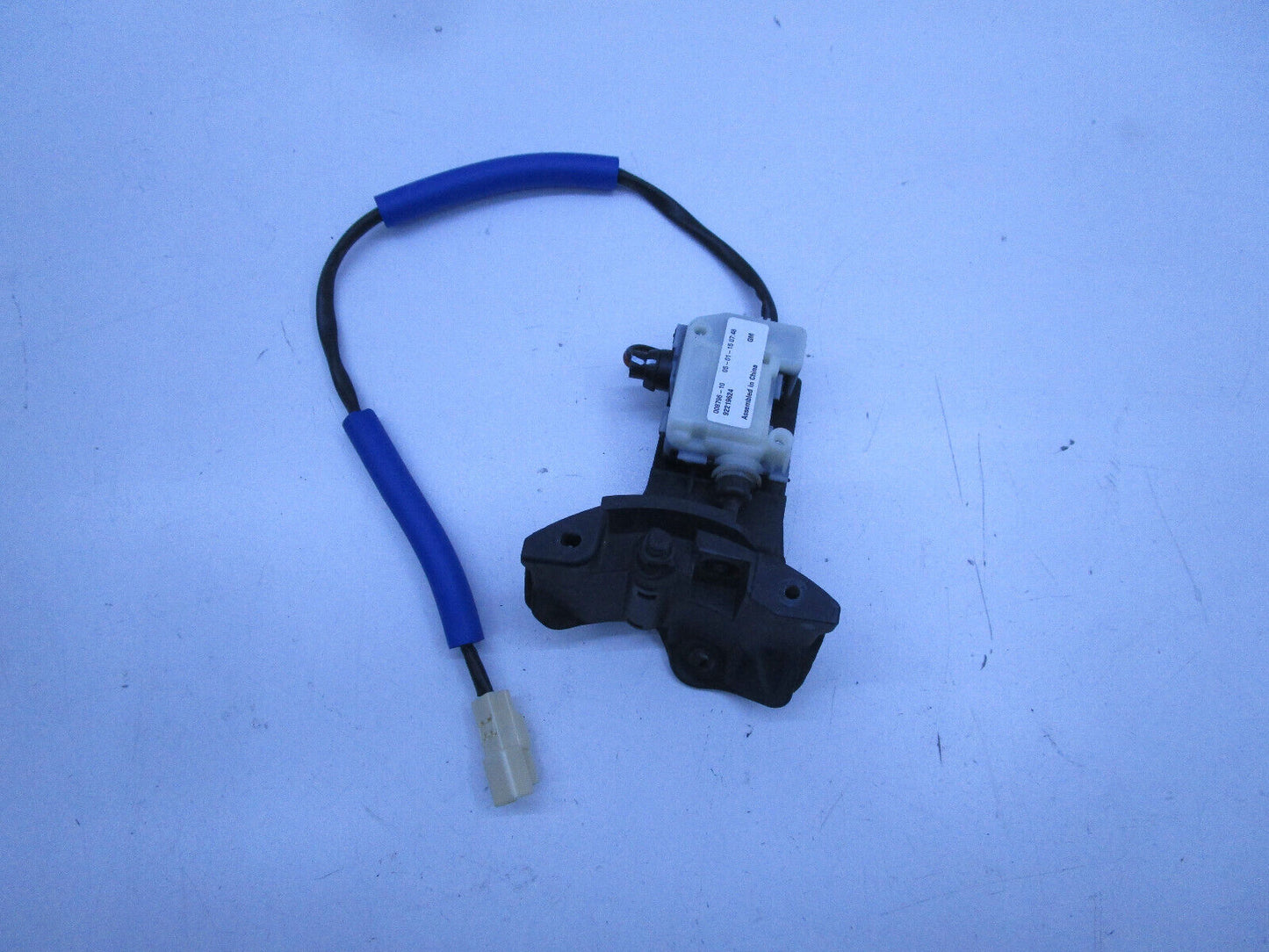 Genuine New Fuel Door Actuator FOR VE VF Commodore WM WN Statesman Caprice HSV