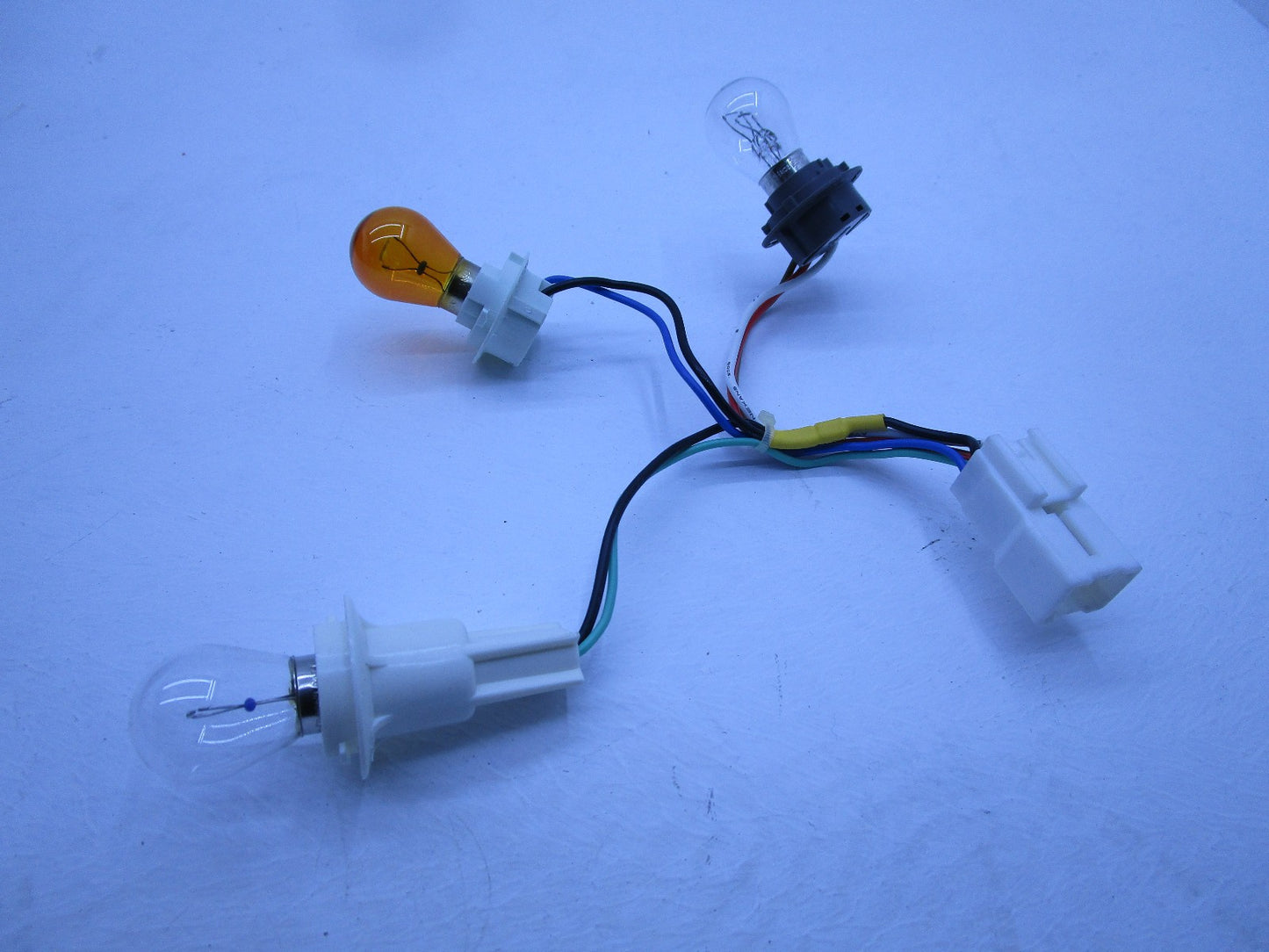 NEW GENUINE TAIL LIGHT WIRE COMPLETE FOR HOLDEN COMMODORE VE SEDAN ALL MODELS