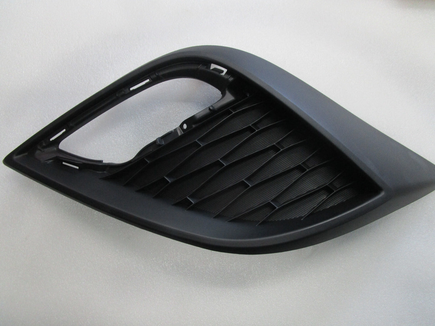 GENUINE DRIVER SIDE FOG LIGHT COVER FOR Mazda 3 BL SP25 3/2009-8/2011 MAZDA-3