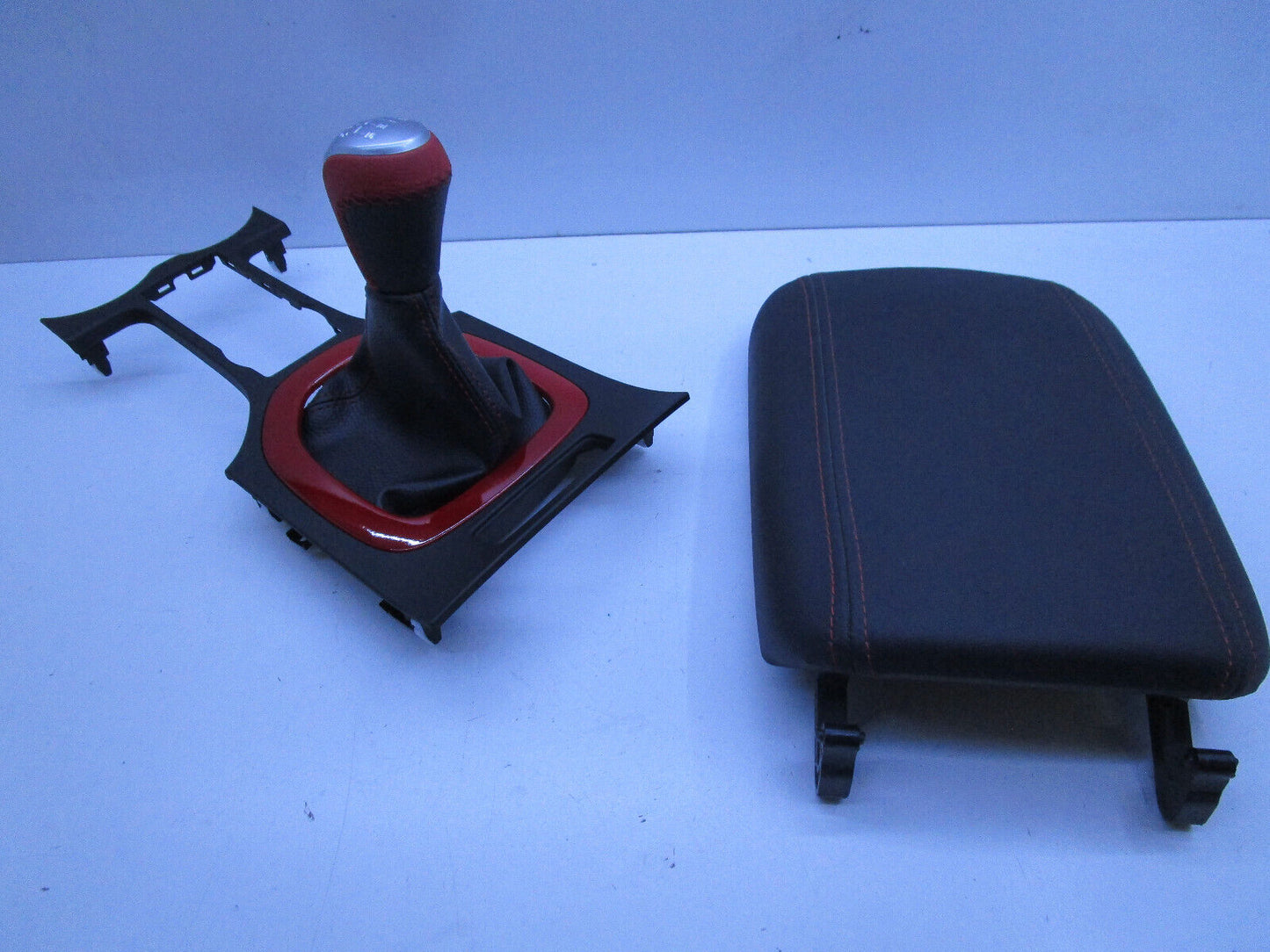 CENTER CONSOLE GEAR KNOB LID TRIM SET FOR HOLDEN COMMODORE VE V6 MANUAL