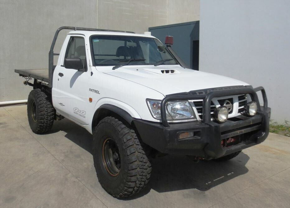 GENUINE RUBBER FLOOR MAT FRONT SET FOR Nissan GU Patrol Y61 1998 - on.