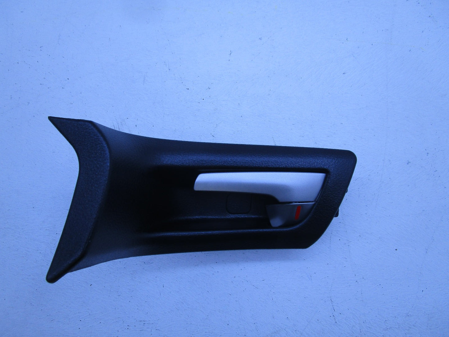 NEW LEFT PASSENGER FRONT INNER DOOR HANDLE FOR HOLDEN WM STATESMAN CAPRICE