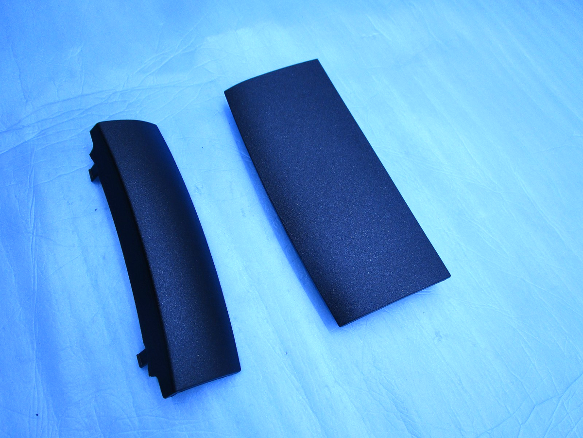 X2 BLACK CENTER CONSOLE REAR TRIM FOR HOLDEN COMMODORE VE WM V6 V8 AUTO MANUAL