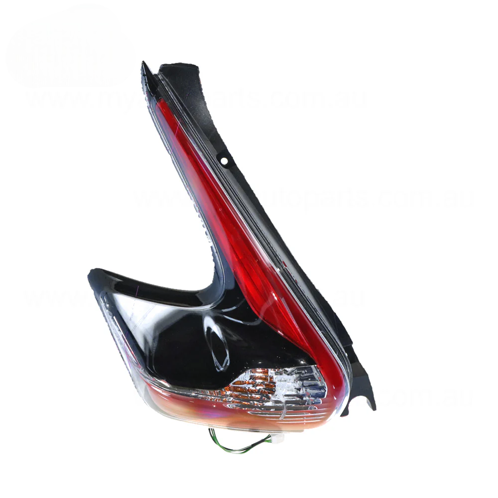 GENUINE TAIL LAMP PASSENGER SIDE FOR NISSAN JUKE  3/2015-