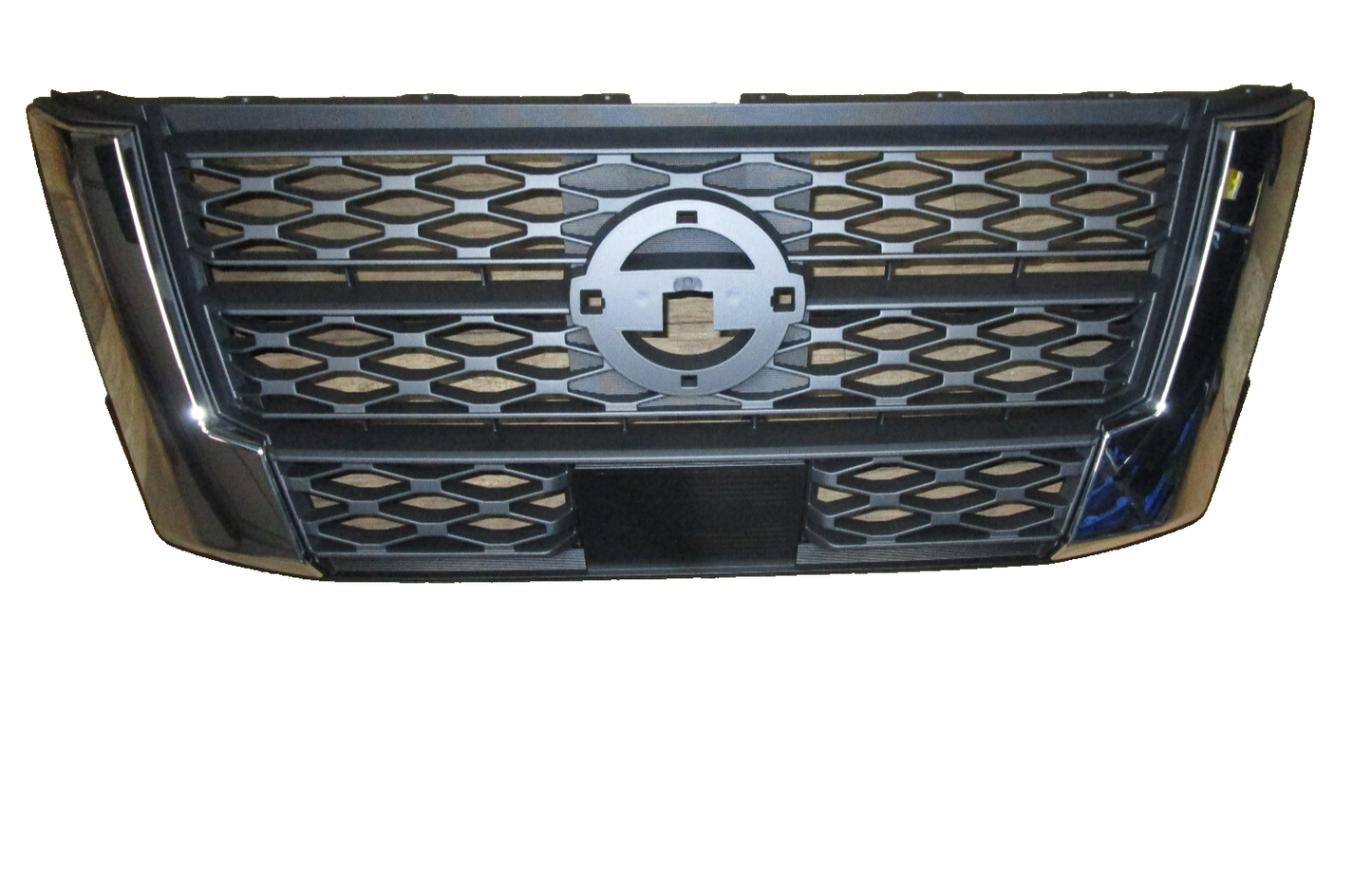 GENUINE FRONT GRILLE FOR NISSAN NAVARA D23 12/2020-ON ST STX MODELS CHROME SIDE