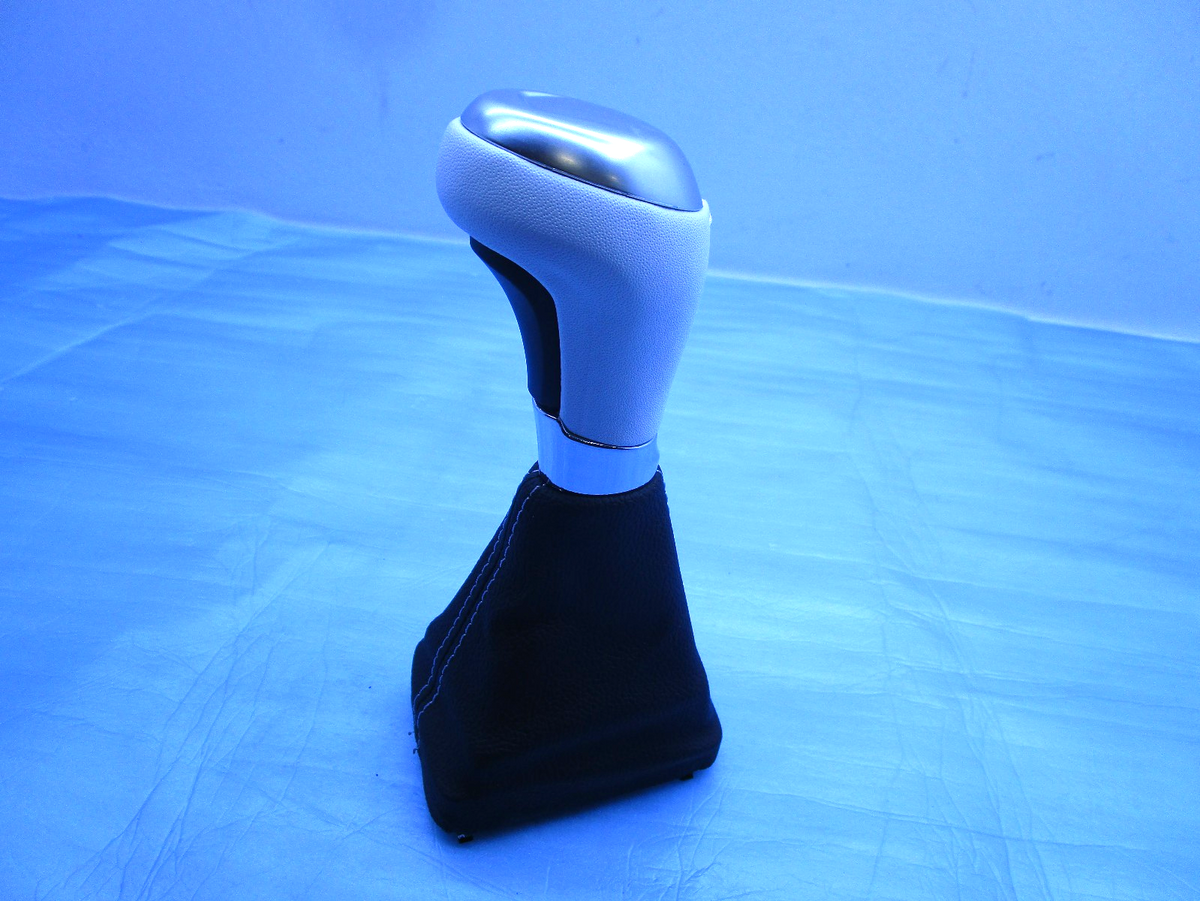 NEW WHITE AUTO GEAR KNOB SHIFTER COMPLETE FOR HOLDEN COMMODORE VF WN V6 & V8