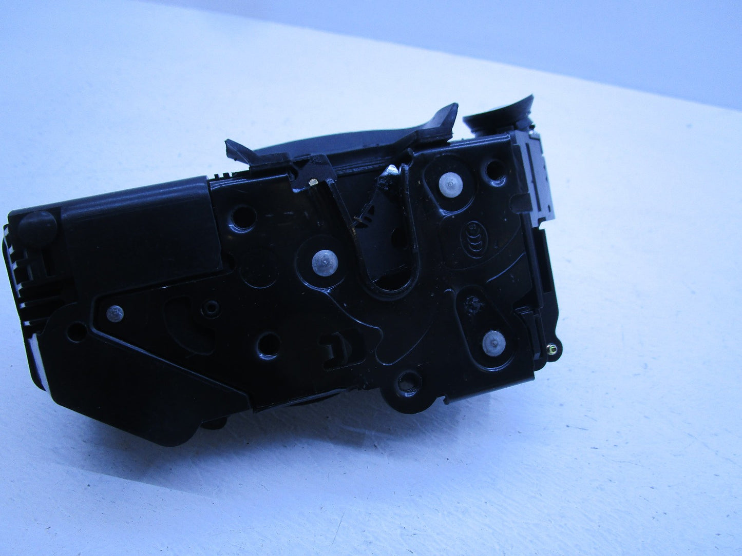 LEFT REAR DOOR LOCK Assembly FOR VE SS SSV SV8 HOLDEN COMMODORE SERIES 2 NEW