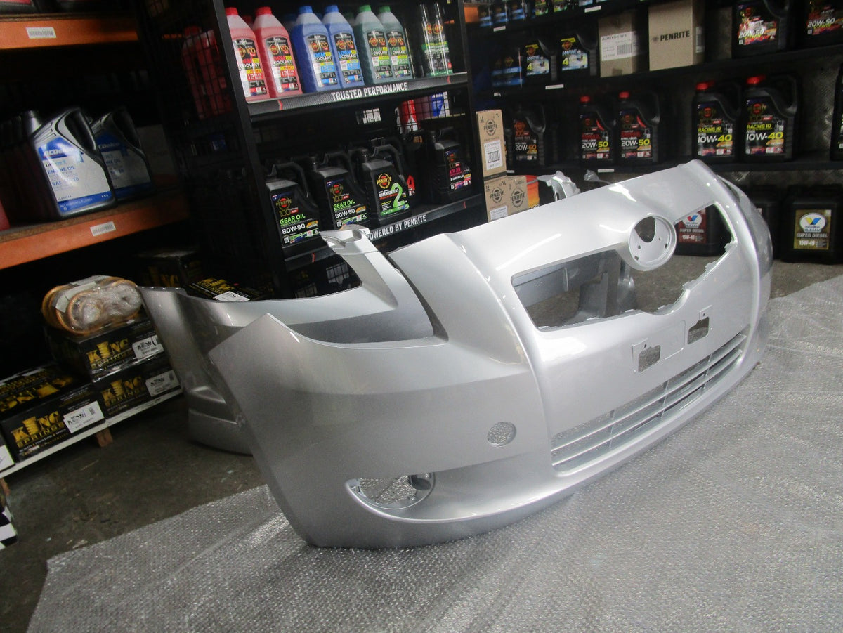NEW PAINTED Silver FRONT BUMPER BAR COVER FOR TOYOTA YARIS 3/5-DOOR 8/05-8/2008