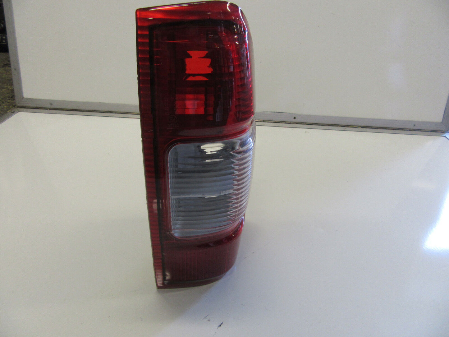 FOR ISUZU D-MAX 2003-2006 TAIL LIGHT RIGHT HAND TAIL LAMP DRIVER DMAX ISUZU NEW