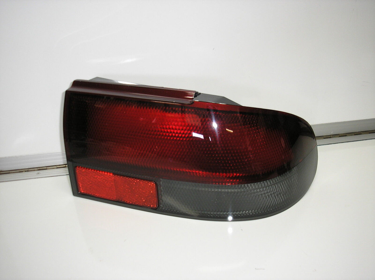 CLEAR Tail Light Lamp DRIVER SIDE REAR LAMP BRAND HOLDEN COMMODORE VR VS SEDAN