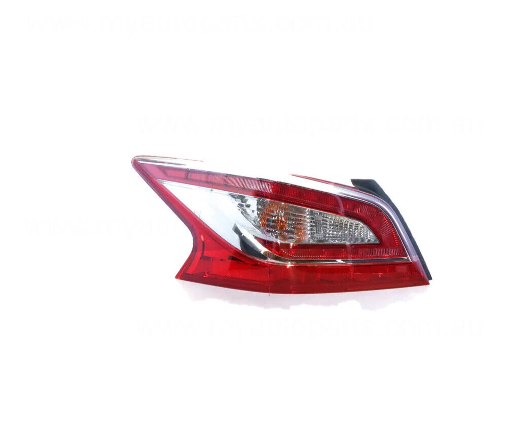 GENUINE RED/CLEAR TAIL LAMP PASSENGER SIDE FOR NISSAN ALTIMA 9/13-