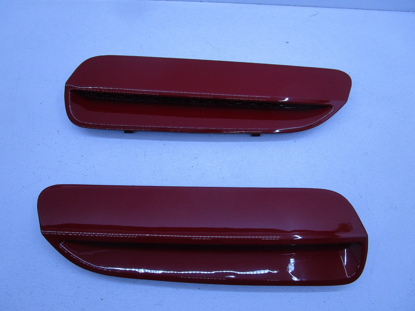 PAIR BONNET MOULD Holden HSV VE E2 E3 Clubsport GTS R8 Maloo Pontiac G8 X2 vent