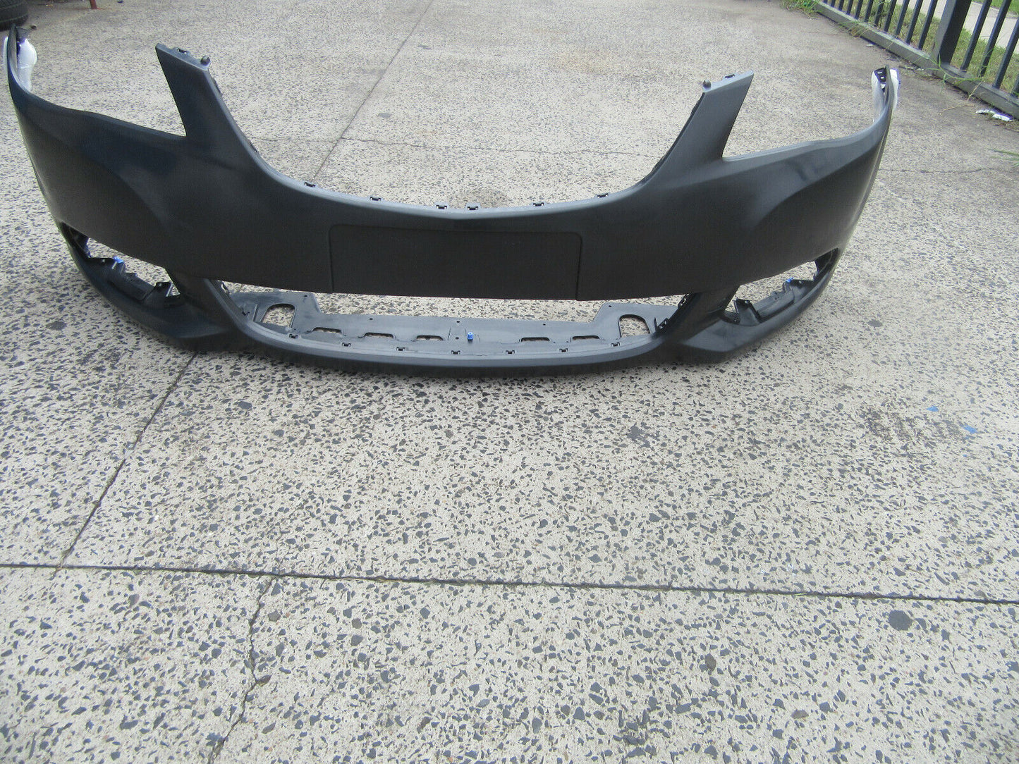 FRONT BUMPER BAR FOR HOLDEN COMMODORE VF EVOKE MODELS FRONT BAR VF NEW