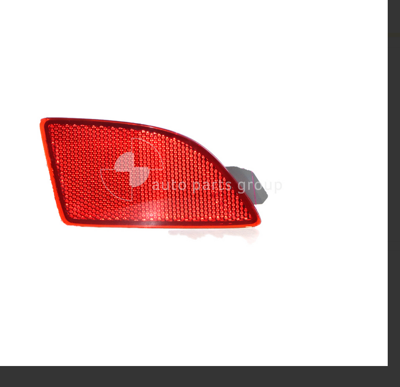 GENUINEREAR BAR RIGHT REFLECTOR FOR MAZDA 3 BL HATCH 3/2009-8/2011