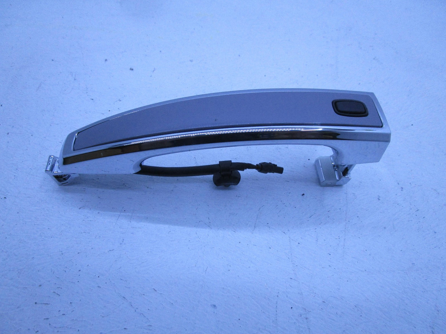 GENUINE OUTER DOOR HANDLE DRIVER SIDE FRONT FOR HOLDEN CAPTIVA 01/2014-06/2018