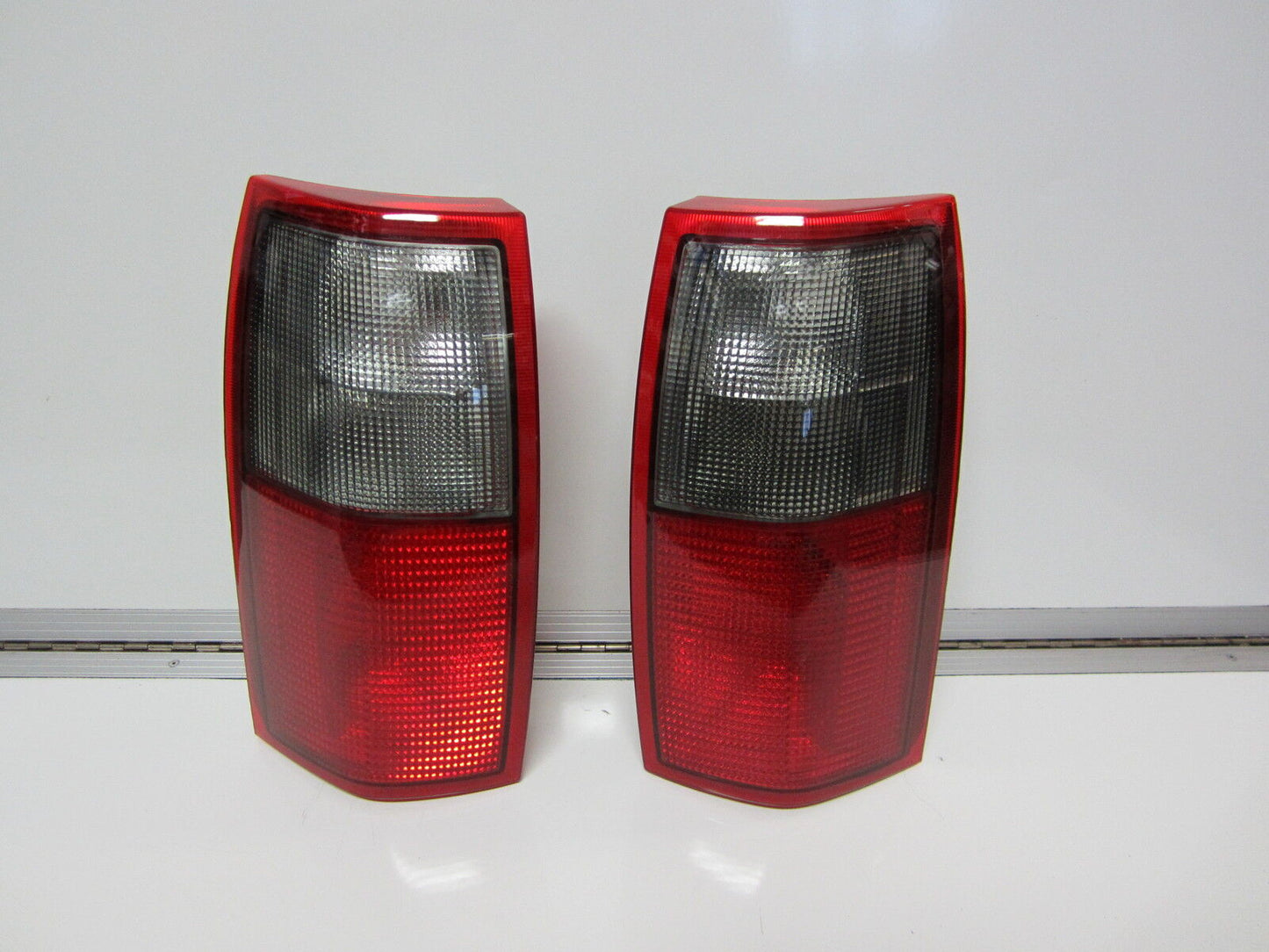 HOLDEN COMMODORE UTE VU VY TAIL LIGHTS UTE & WAGON BRAND NEW PAIR LEFT RIGHT