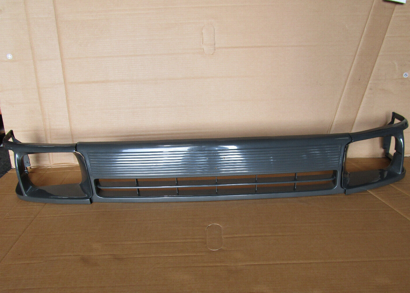 NEW FRONT GRILLE SET FOR TOYOTA HIACE VAN 9/1992-8/1998 - LH10# COMPLETE GRILLE