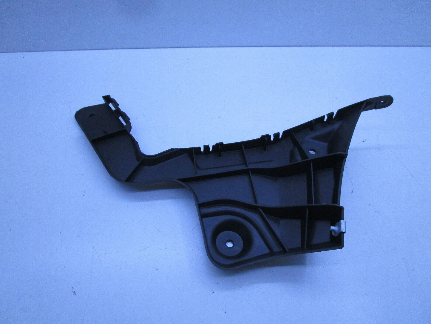 GENUINE REAR BUMPER BAR BRACKET RIGHT SIDE FOR HOLDEN COMMODORE VF STATION WAGON