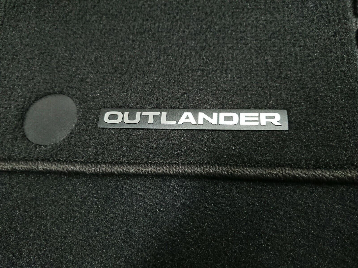 New Genuine FLOOR Carpet Mats SET FOR MY2022 ZM - 5 Seater Mitsubishi Outlander
