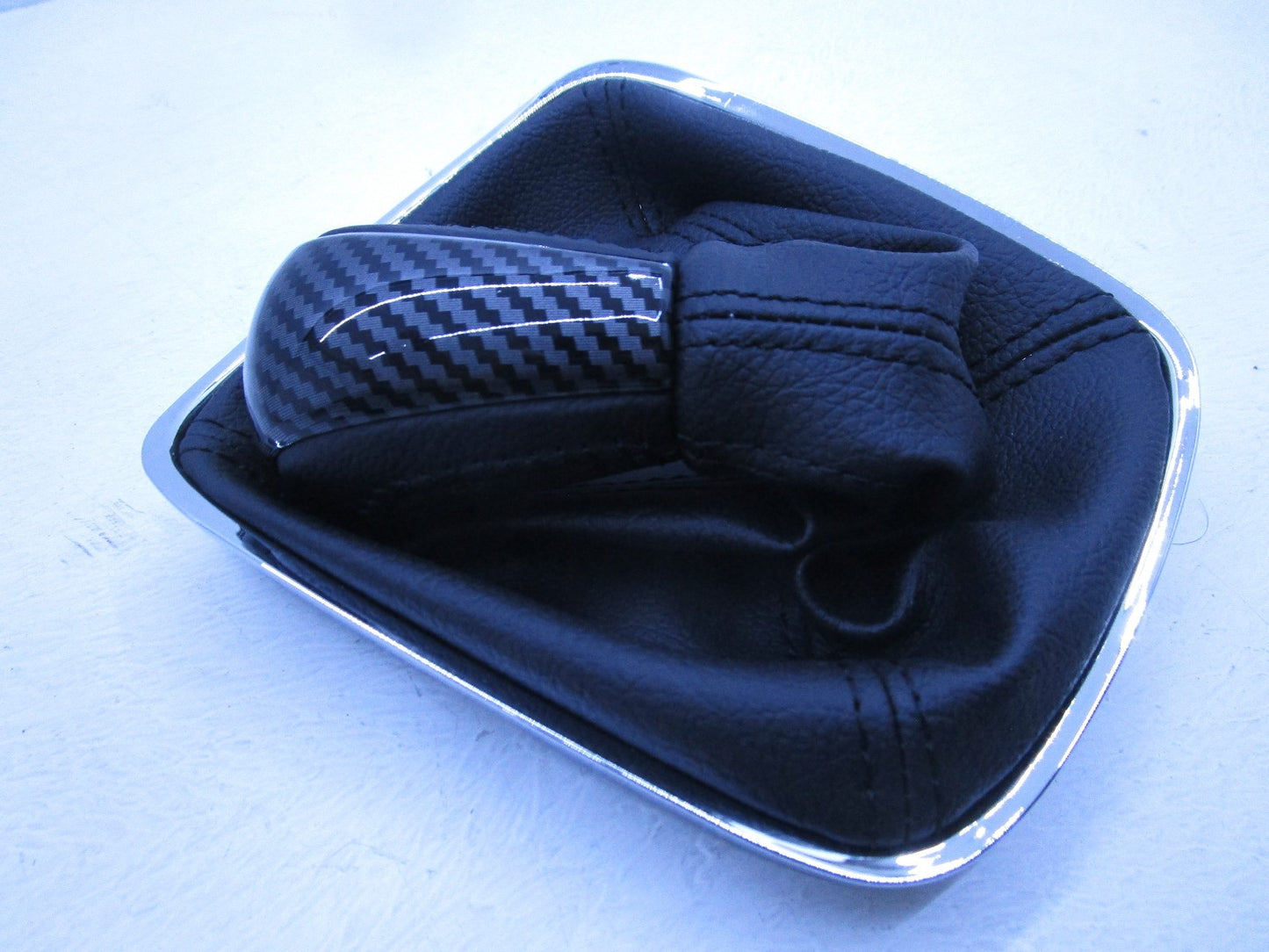 Holden HSV VF V8 Manual Shifter Gear Knob & Boot 6 Speed CARBON COLOUR